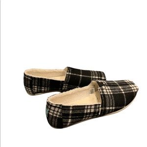 TOMS Belmont Wool Blend Black White Plaid Faux Shearling Slip On Flats 8.5 NWT